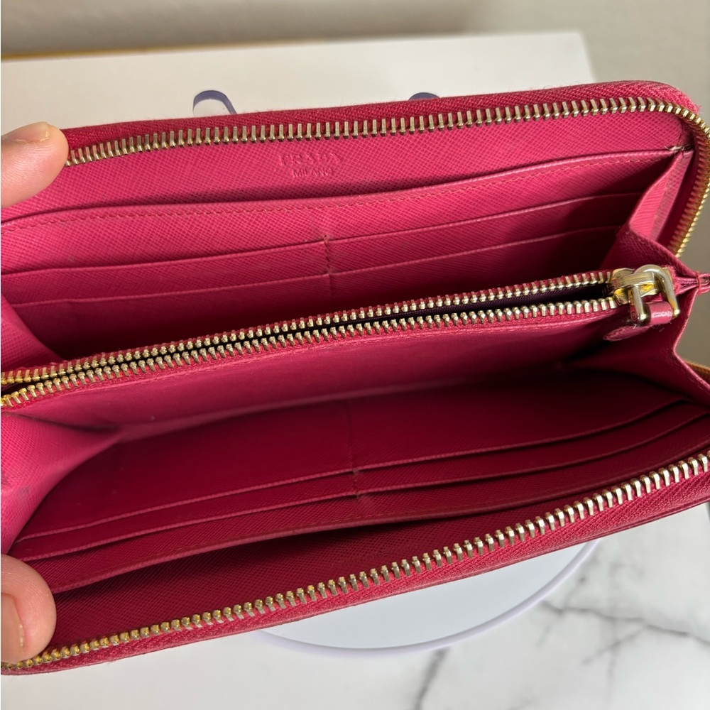 Prada Pink Leather Wallet Sleek Design - Picture 8 of 15